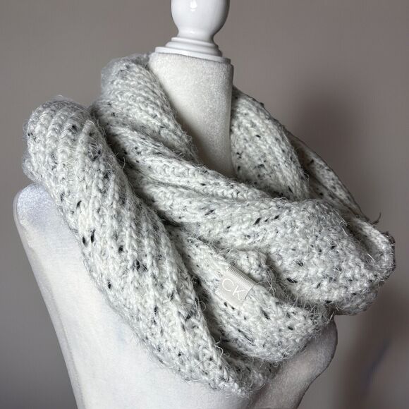 Calvin Klein Infinity Scarf  White Black Tones 33” X 12” Accessories Fall Winter - Picture 4 of 9